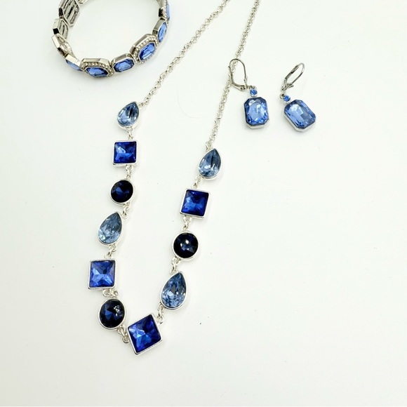 Monet Blue Czech Glass Silver Tone Necklace Bracelet Earrings Set - Picture 3 of 11